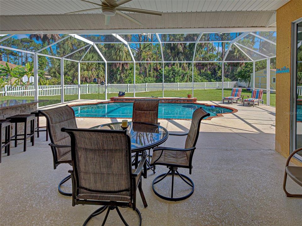 合同活跃: $525,000 (4 贝兹, 3 浴室, 2638 平方英尺)