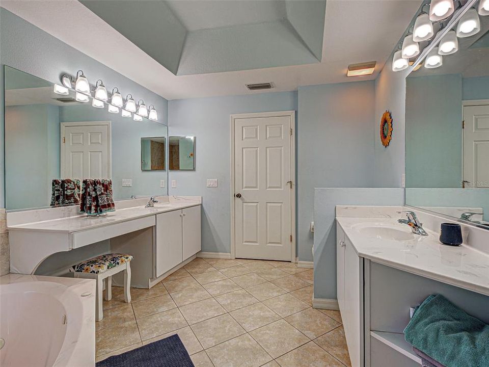 合同活跃: $525,000 (4 贝兹, 3 浴室, 2638 平方英尺)