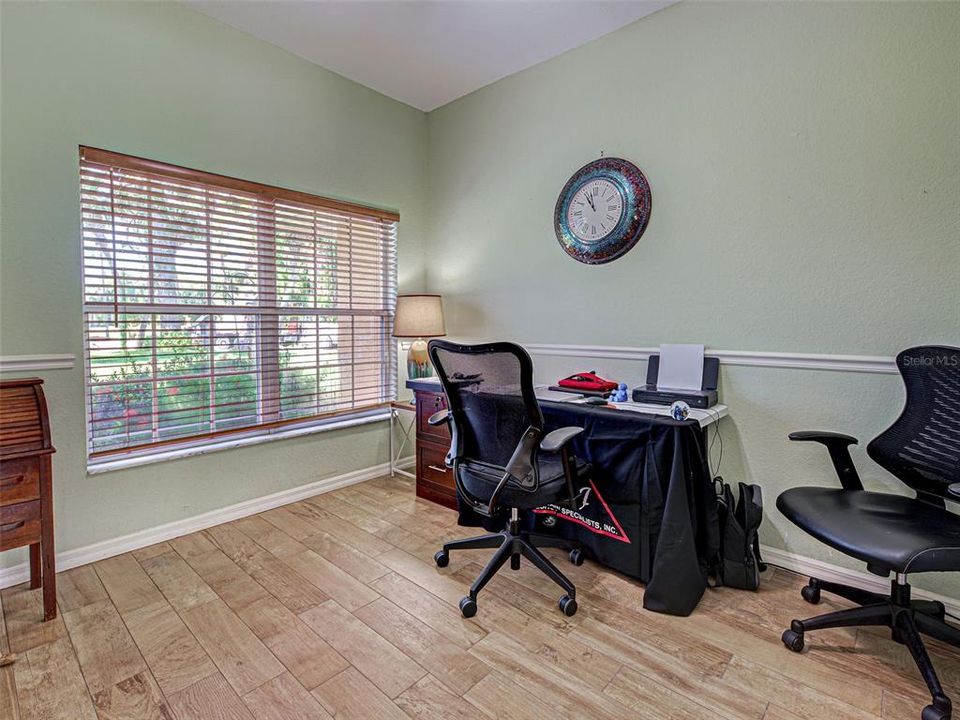 合同活跃: $525,000 (4 贝兹, 3 浴室, 2638 平方英尺)