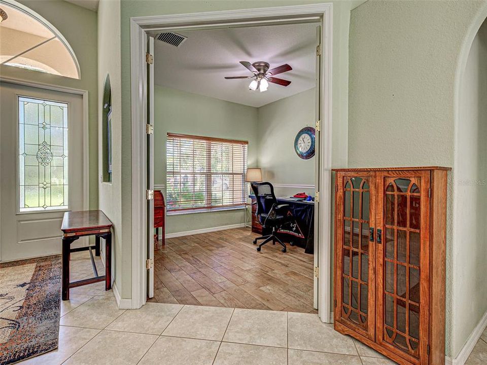 合同活跃: $525,000 (4 贝兹, 3 浴室, 2638 平方英尺)