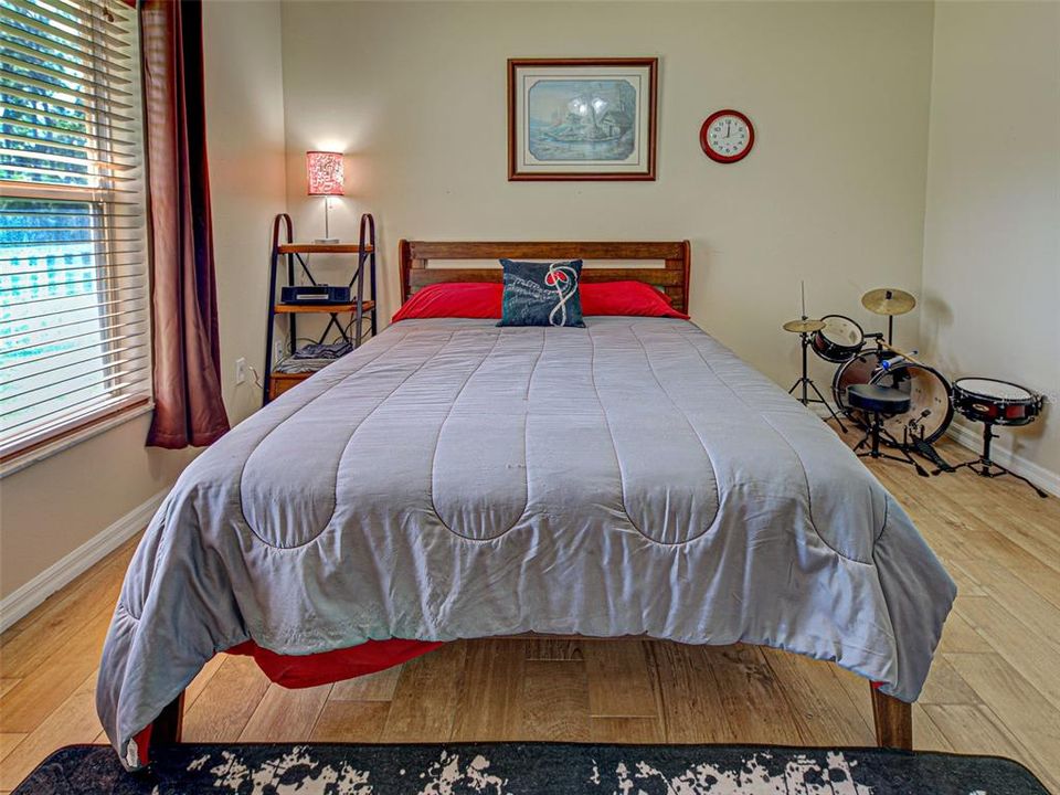 合同活跃: $525,000 (4 贝兹, 3 浴室, 2638 平方英尺)