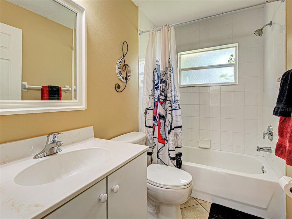 合同活跃: $525,000 (4 贝兹, 3 浴室, 2638 平方英尺)