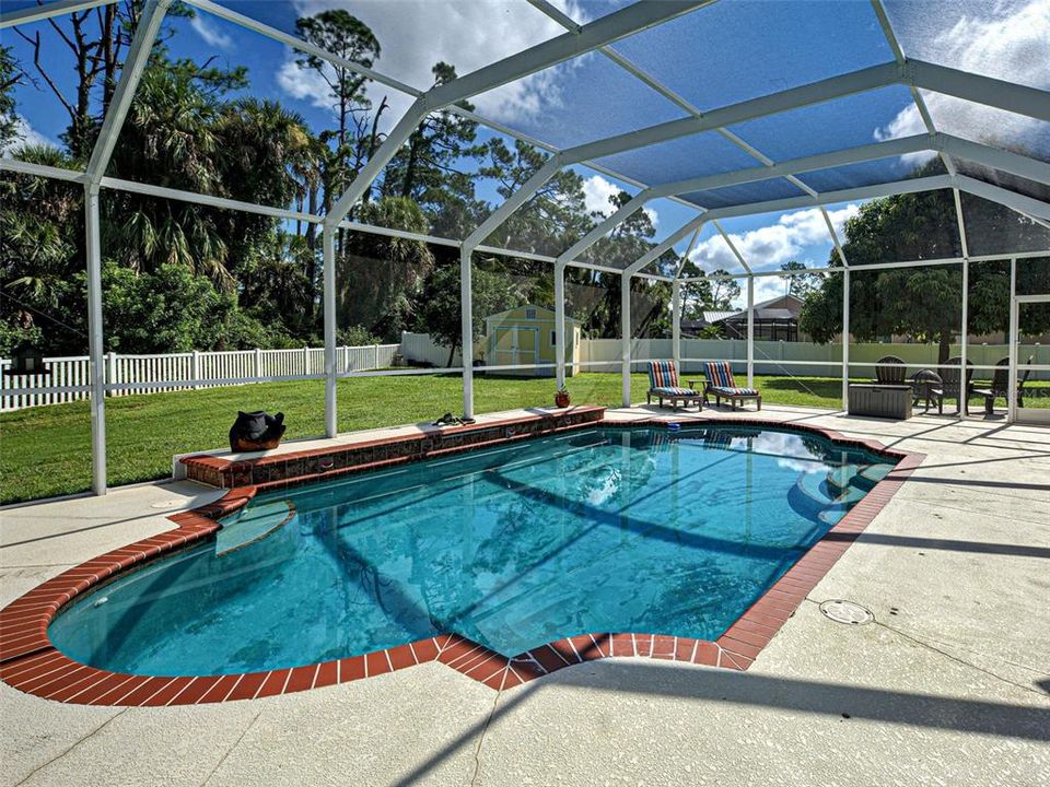 合同活跃: $525,000 (4 贝兹, 3 浴室, 2638 平方英尺)