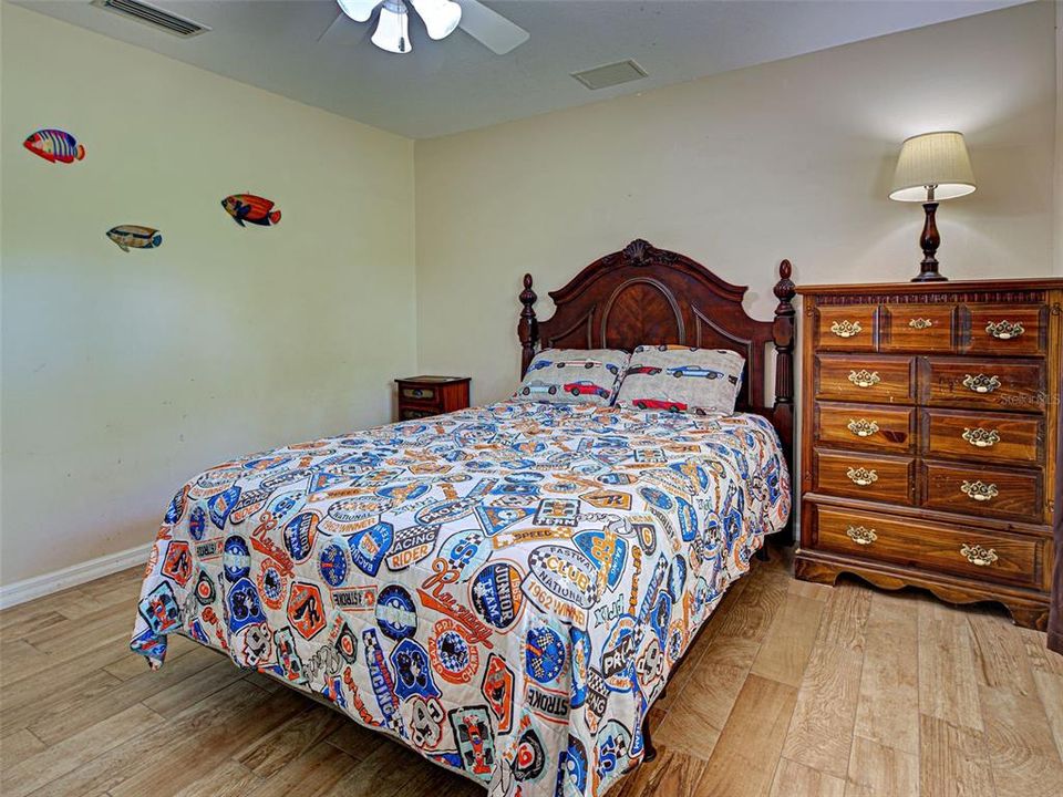 合同活跃: $525,000 (4 贝兹, 3 浴室, 2638 平方英尺)