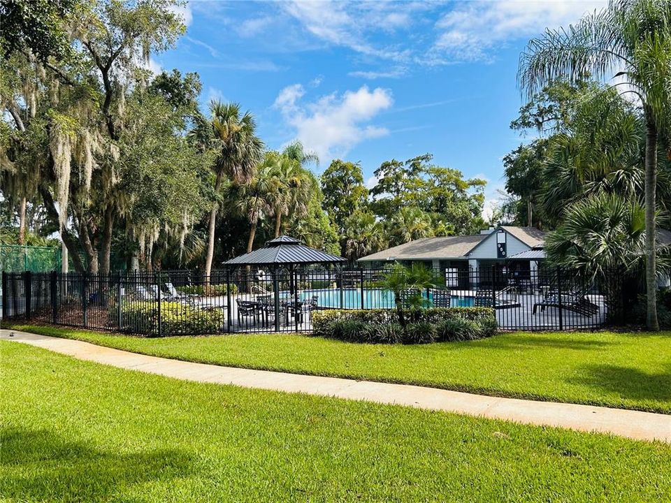 Под контрактом: $95,000 (2 спален, 2 ванн, 912 Квадратных фут)