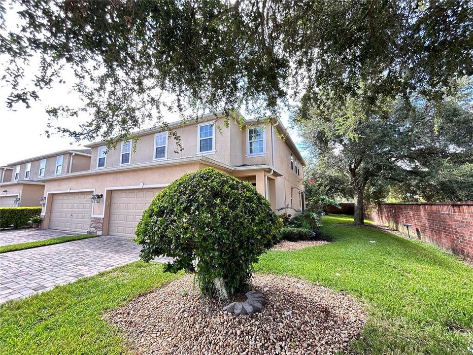 Active With Contract: $2,300 (3 beds, 2 baths, 2034 Square Feet)