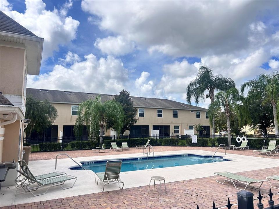 Active With Contract: $2,300 (3 beds, 2 baths, 2034 Square Feet)