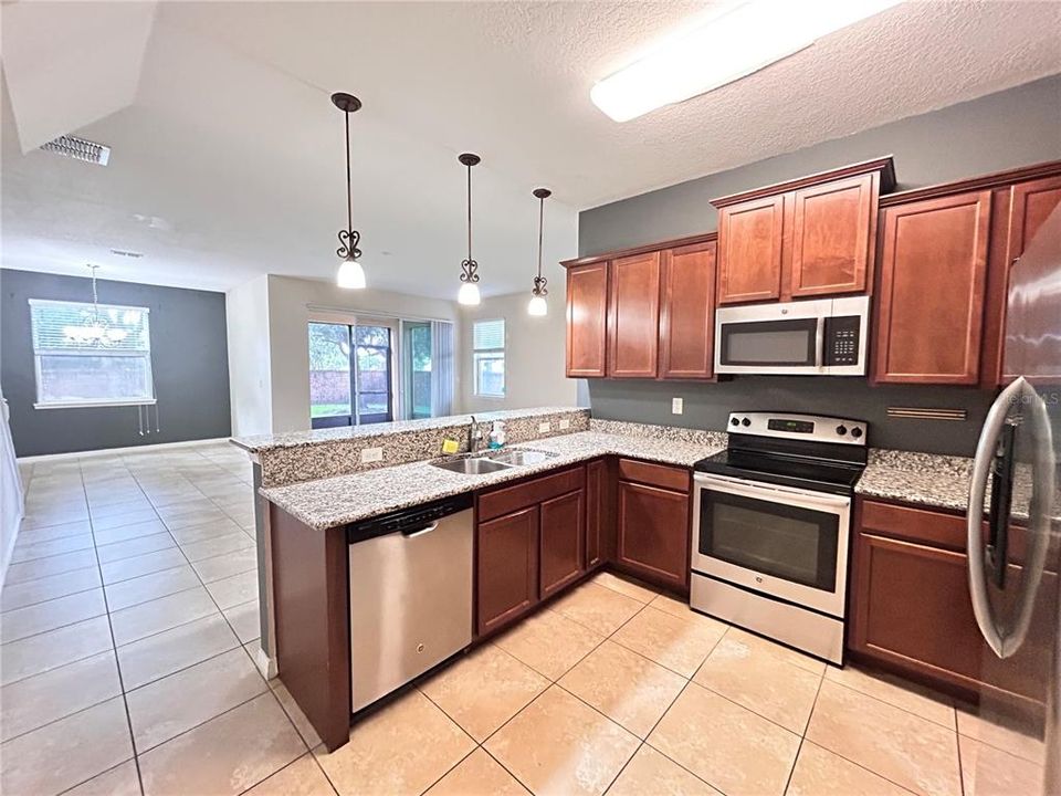 Active With Contract: $2,300 (3 beds, 2 baths, 2034 Square Feet)