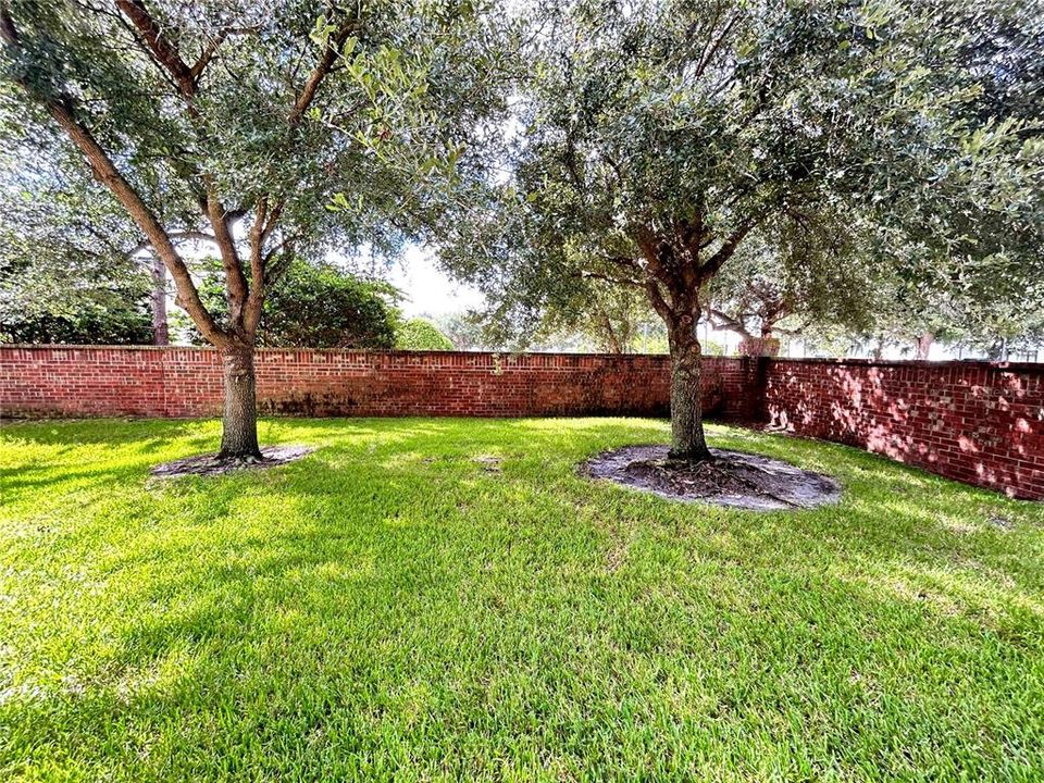 Active With Contract: $2,300 (3 beds, 2 baths, 2034 Square Feet)