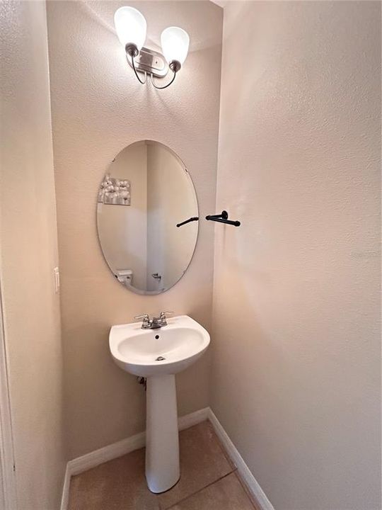 Active With Contract: $2,300 (3 beds, 2 baths, 2034 Square Feet)