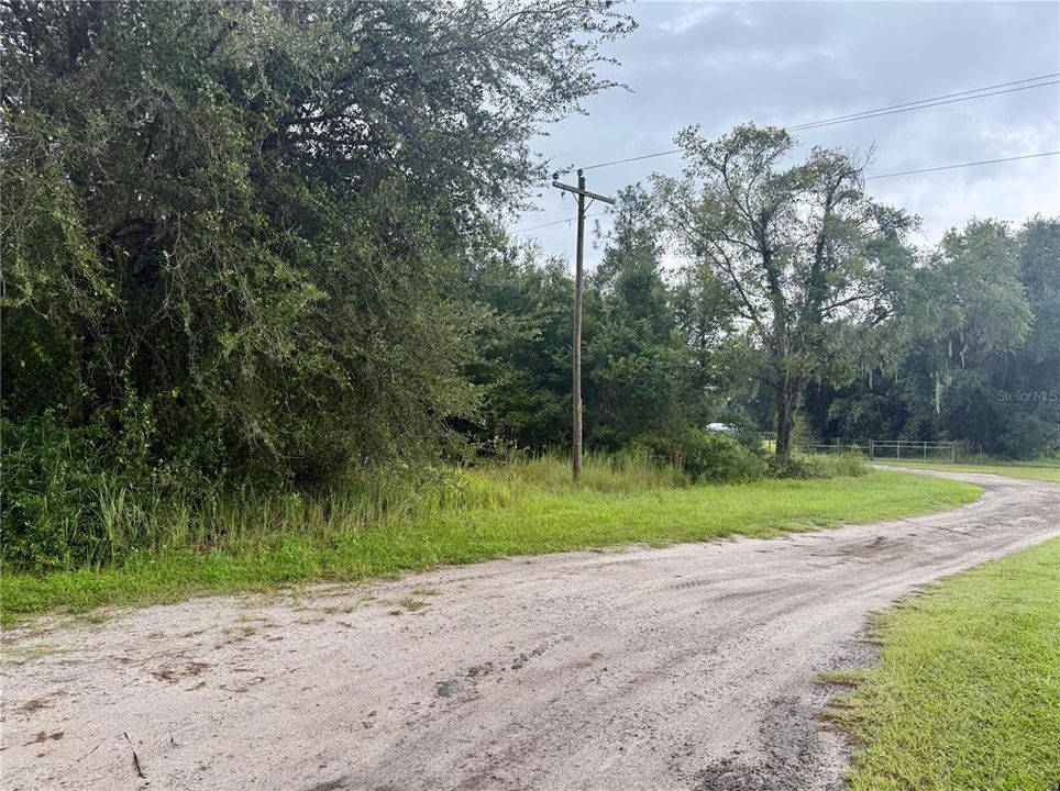 待售: $150,000 (2.93 acres)