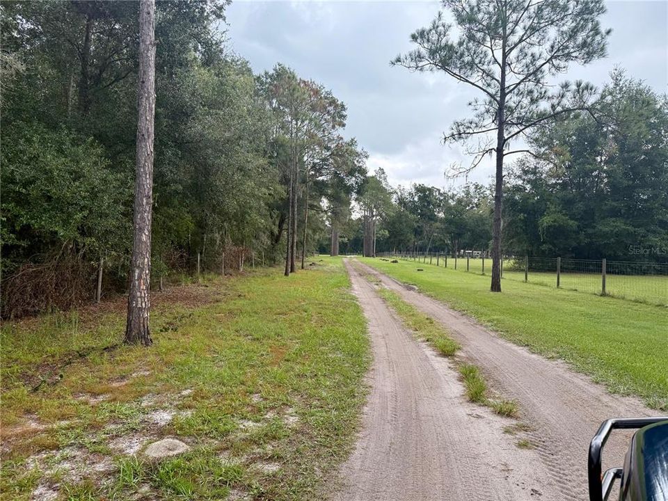 待售: $150,000 (2.93 acres)