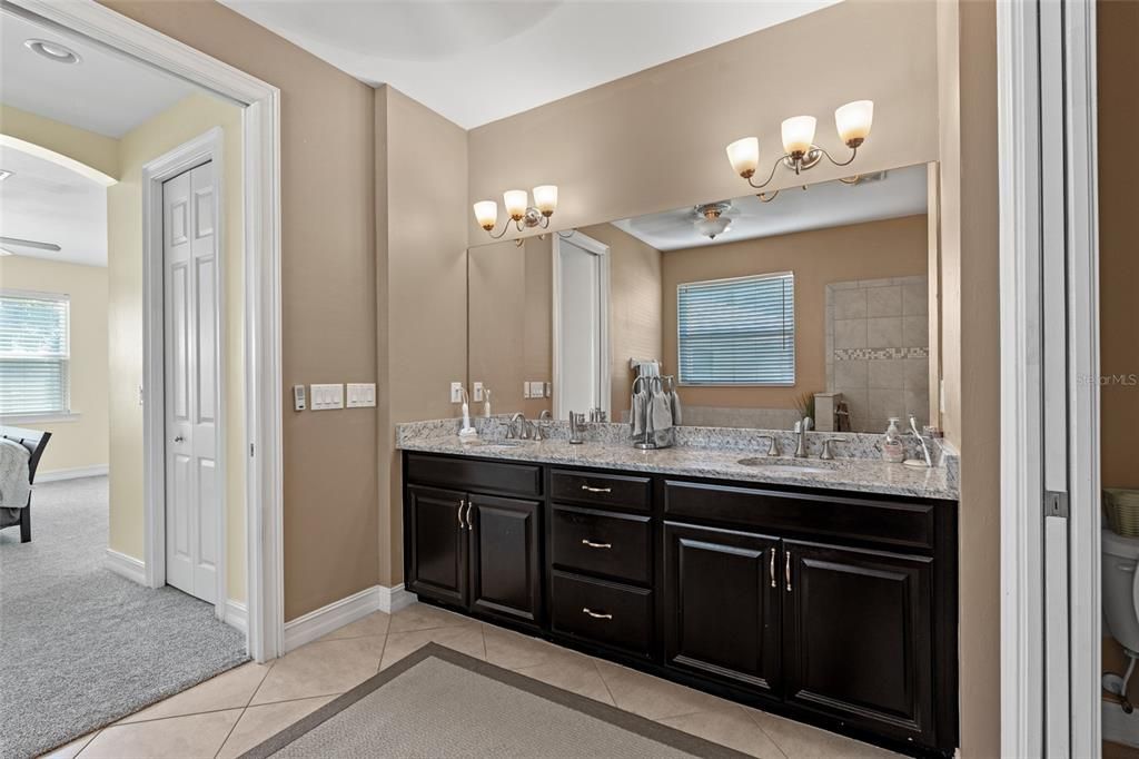 En Venta: $465,000 (3 camas, 2 baños, 2611 Pies cuadrados)