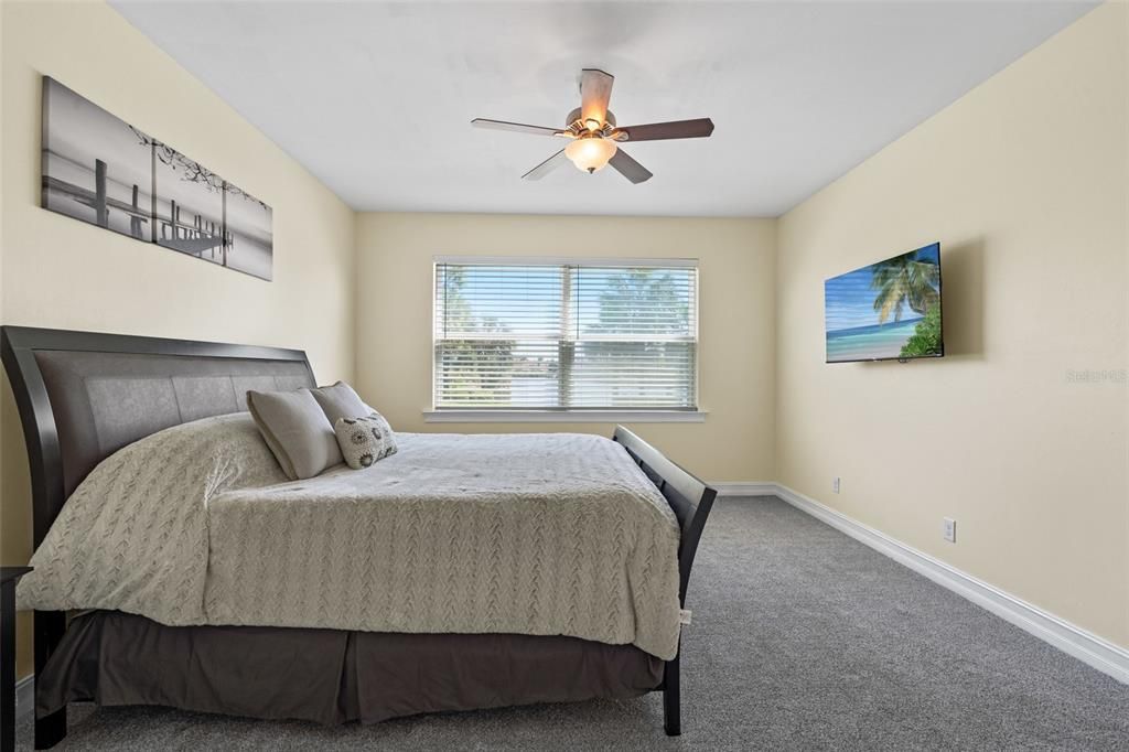 En Venta: $465,000 (3 camas, 2 baños, 2611 Pies cuadrados)