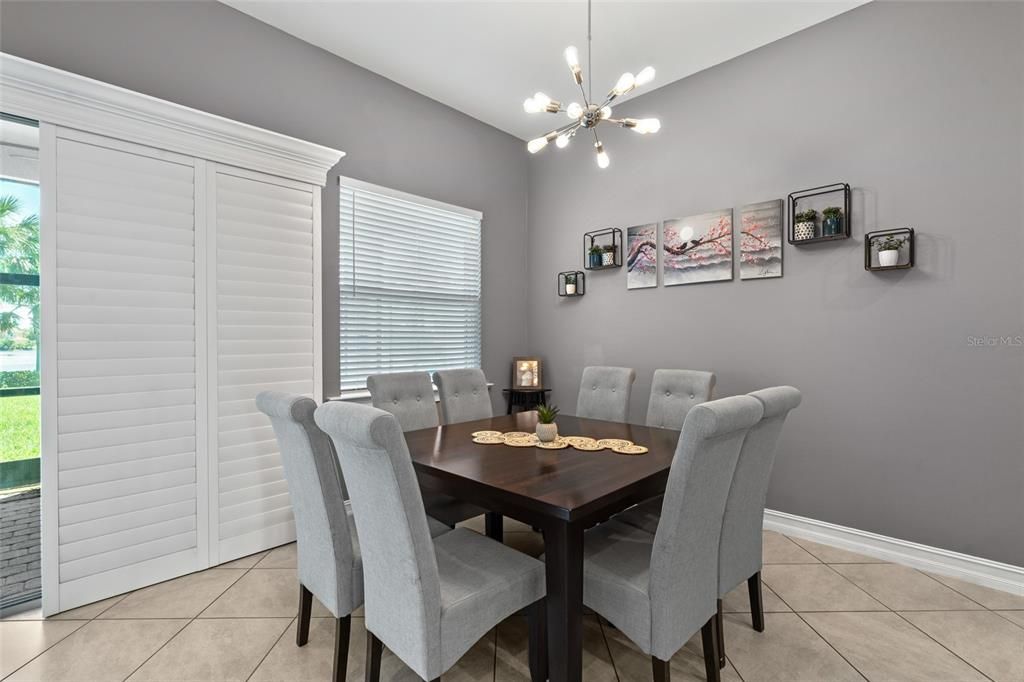 En Venta: $465,000 (3 camas, 2 baños, 2611 Pies cuadrados)