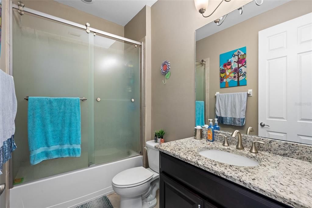 En Venta: $465,000 (3 camas, 2 baños, 2611 Pies cuadrados)