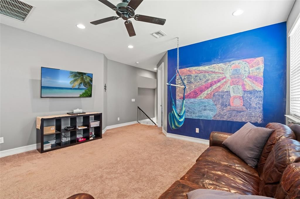 En Venta: $465,000 (3 camas, 2 baños, 2611 Pies cuadrados)