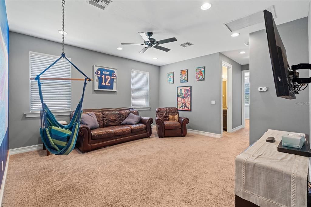 En Venta: $465,000 (3 camas, 2 baños, 2611 Pies cuadrados)