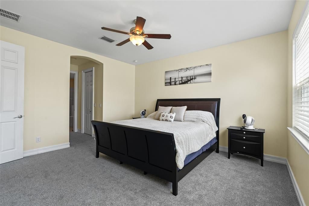 En Venta: $465,000 (3 camas, 2 baños, 2611 Pies cuadrados)