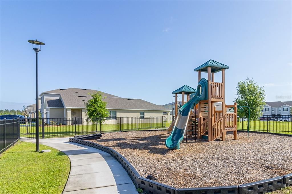 En Renta: $1,900 (3 camas, 2 baños, 1740 Pies cuadrados)