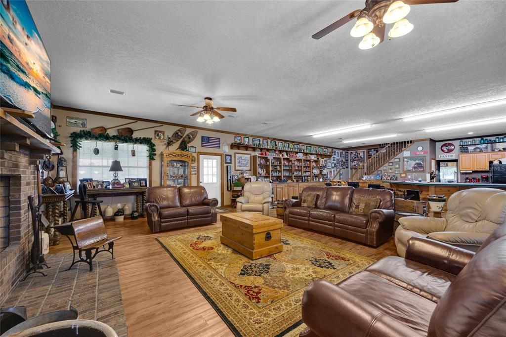 For Sale: $2,500,000 (3 beds, 3 baths, 6330 Square Feet)