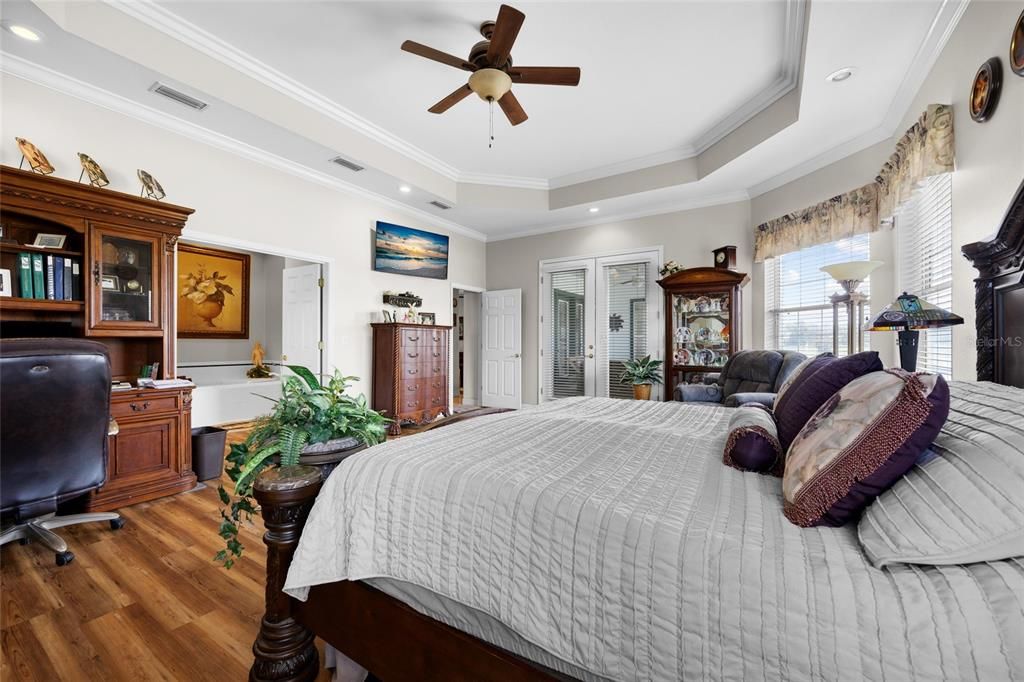 For Sale: $2,500,000 (3 beds, 3 baths, 6330 Square Feet)