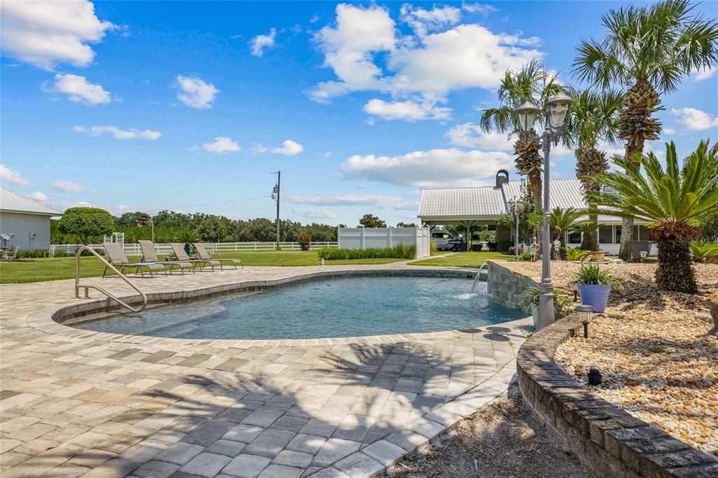 For Sale: $2,500,000 (3 beds, 3 baths, 6330 Square Feet)