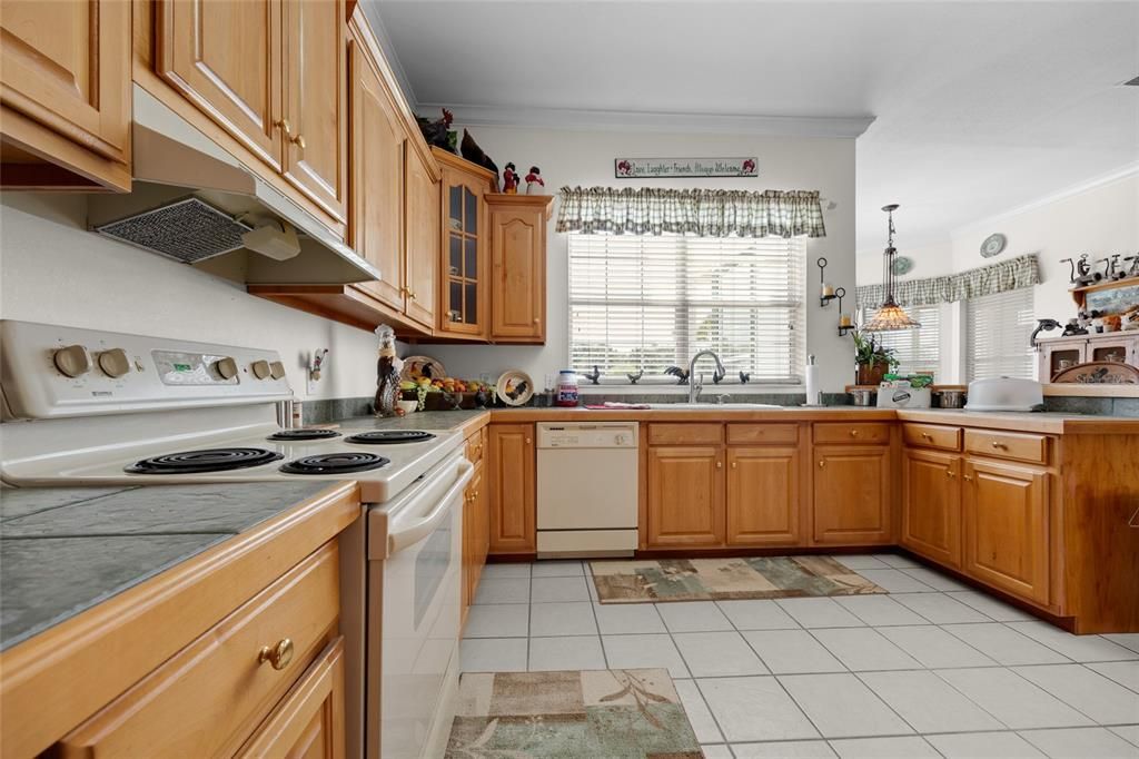 For Sale: $2,500,000 (3 beds, 3 baths, 6330 Square Feet)