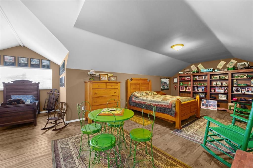 For Sale: $2,500,000 (3 beds, 3 baths, 6330 Square Feet)