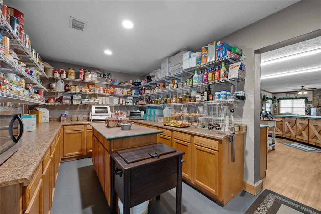 For Sale: $2,500,000 (3 beds, 3 baths, 6330 Square Feet)