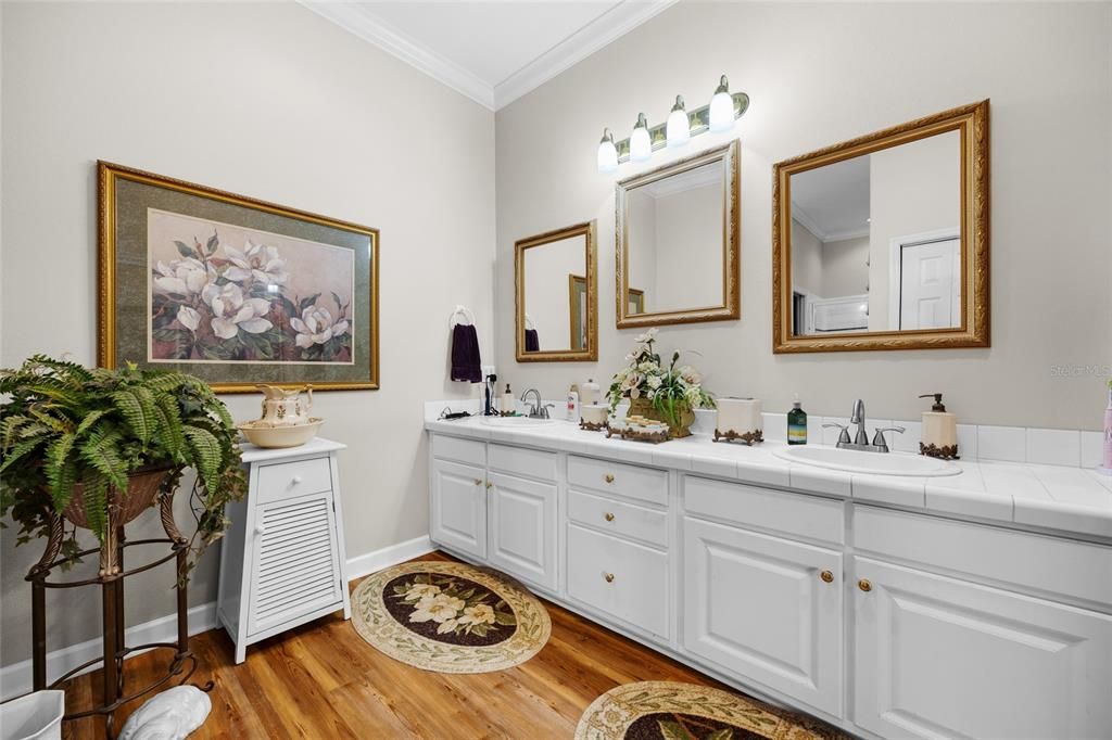 For Sale: $2,500,000 (3 beds, 3 baths, 6330 Square Feet)