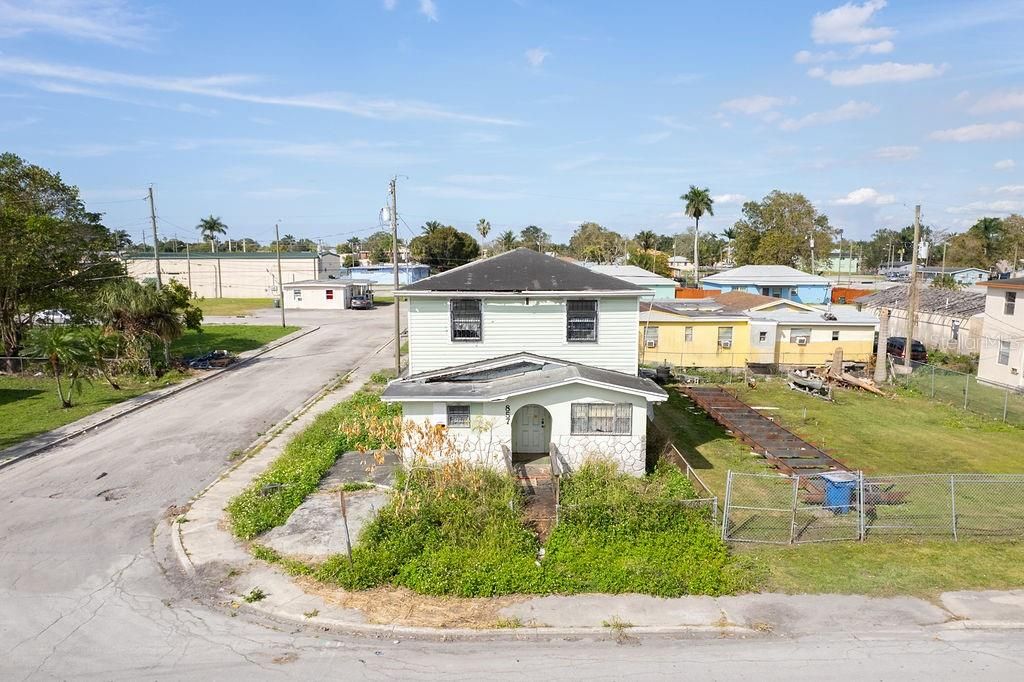 For Sale: $115,000 (3 beds, 3 baths, 2346 Square Feet)