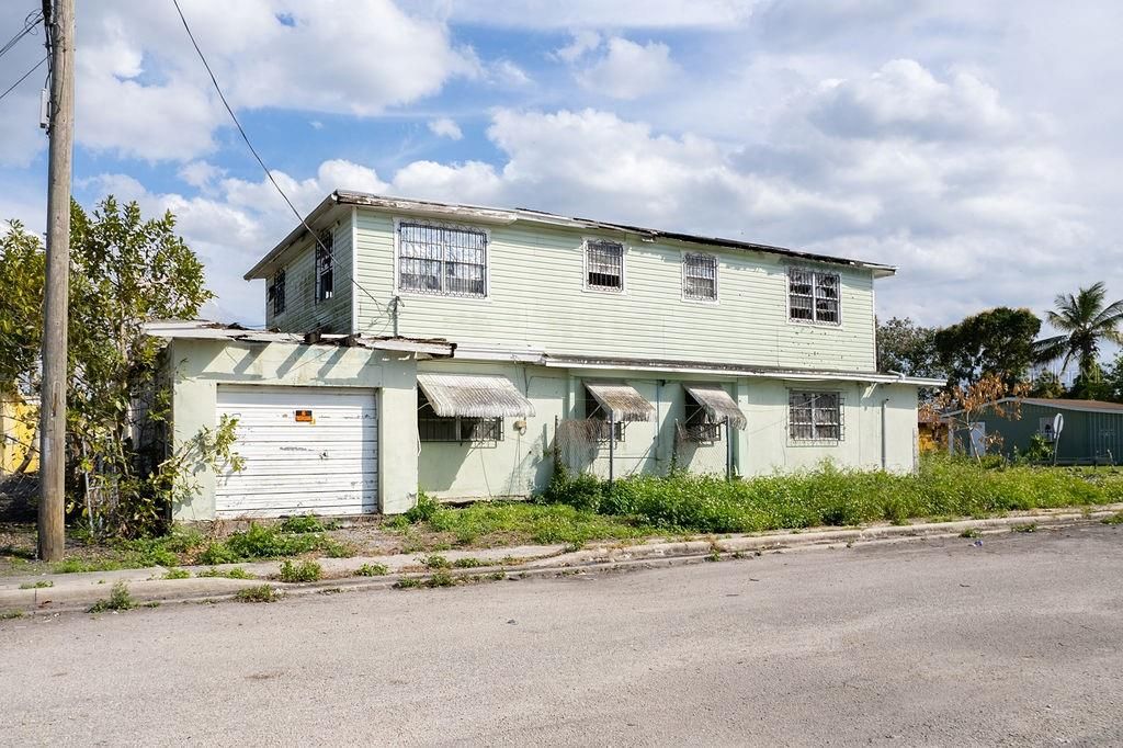 For Sale: $115,000 (3 beds, 3 baths, 2346 Square Feet)