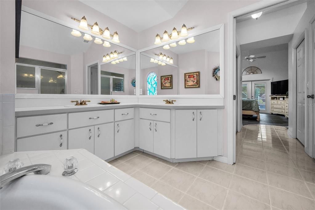 For Sale: $549,000 (3 beds, 2 baths, 1828 Square Feet)