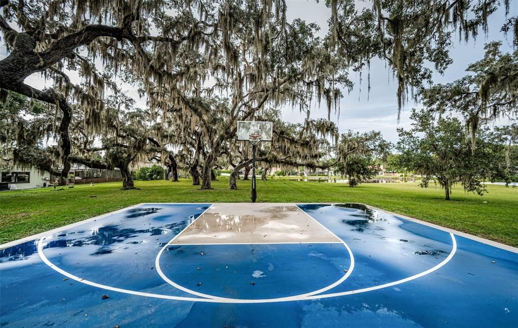 For Sale: $549,000 (3 beds, 2 baths, 1828 Square Feet)