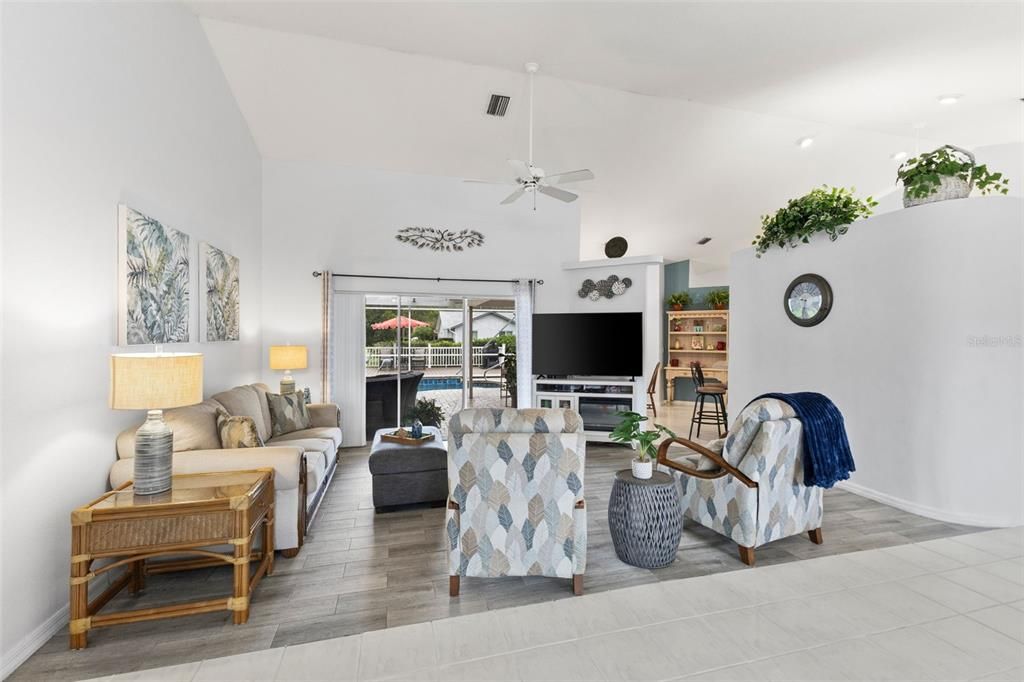 For Sale: $549,000 (3 beds, 2 baths, 1828 Square Feet)