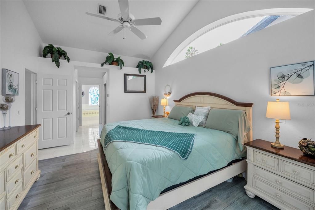 For Sale: $549,000 (3 beds, 2 baths, 1828 Square Feet)