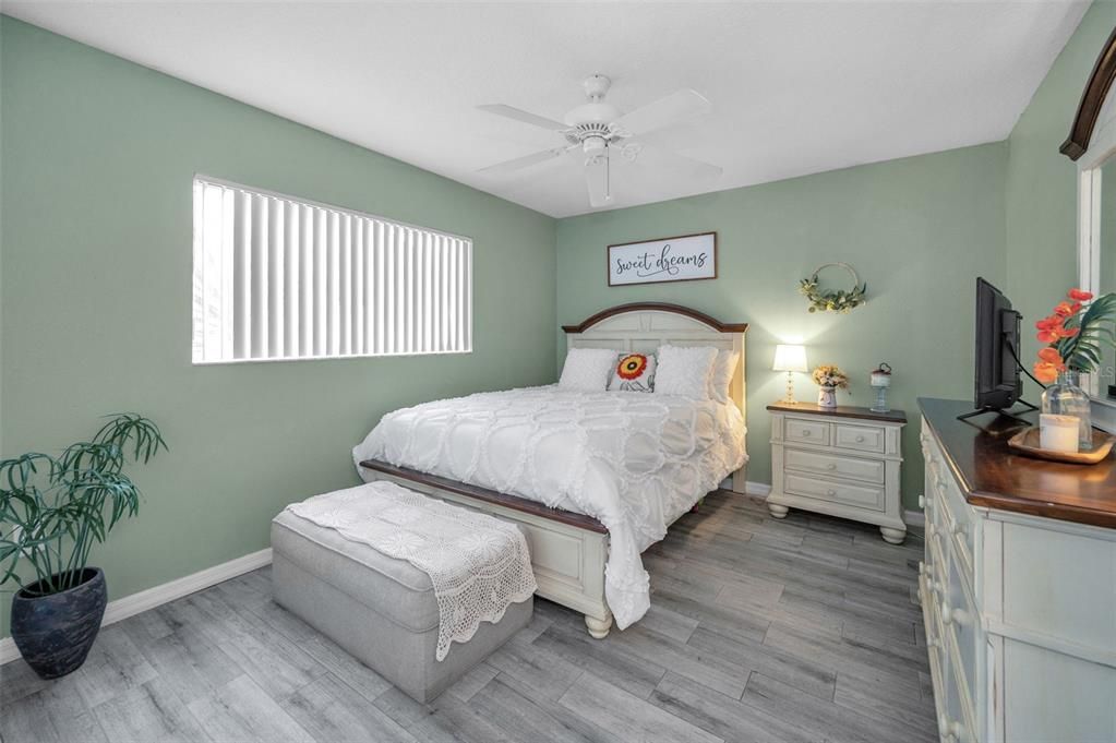 For Sale: $549,000 (3 beds, 2 baths, 1828 Square Feet)