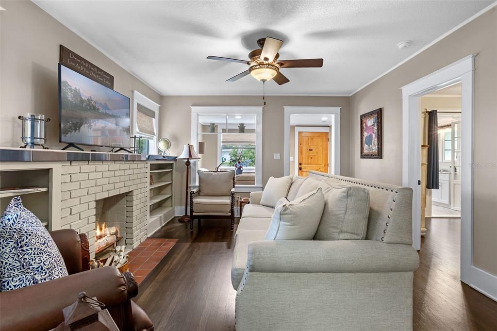 Active With Contract: $539,000 (3 beds, 2 baths, 1923 Square Feet)