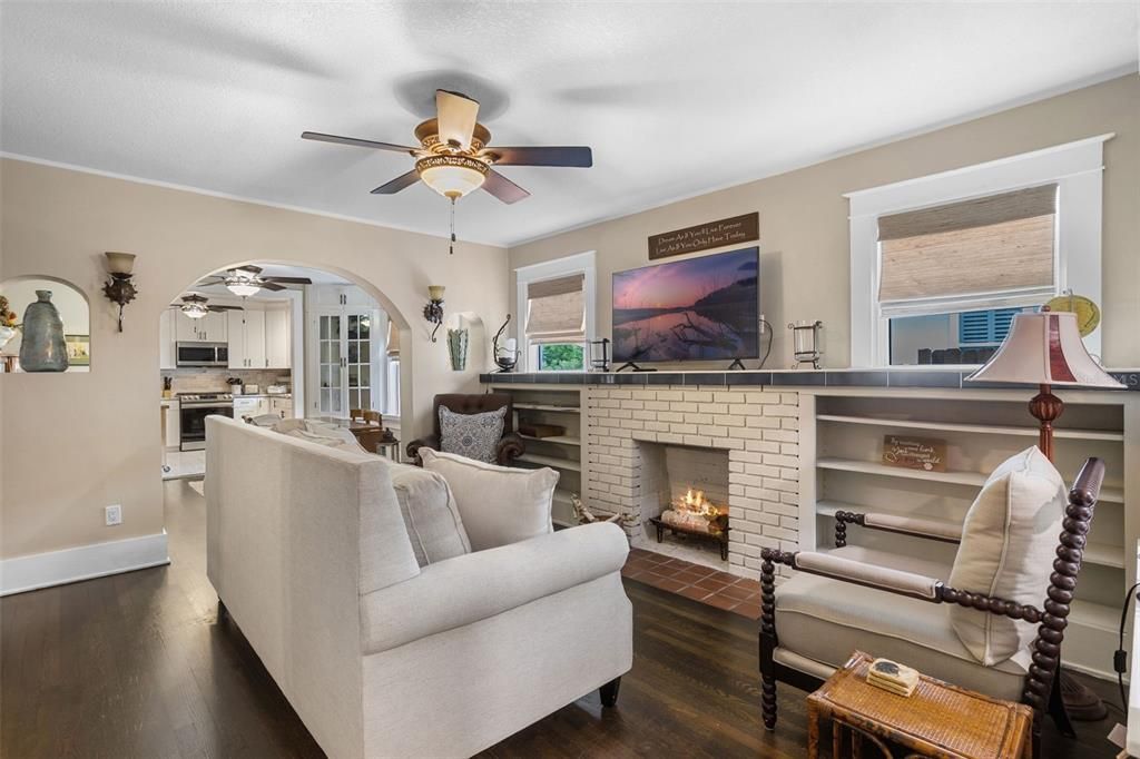 Active With Contract: $539,000 (3 beds, 2 baths, 1923 Square Feet)