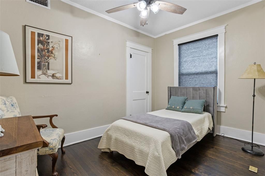 Active With Contract: $539,000 (3 beds, 2 baths, 1923 Square Feet)