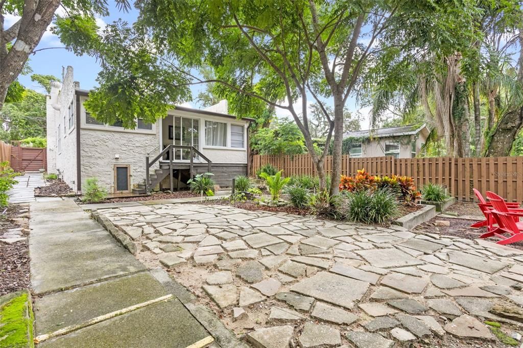 Active With Contract: $539,000 (3 beds, 2 baths, 1923 Square Feet)