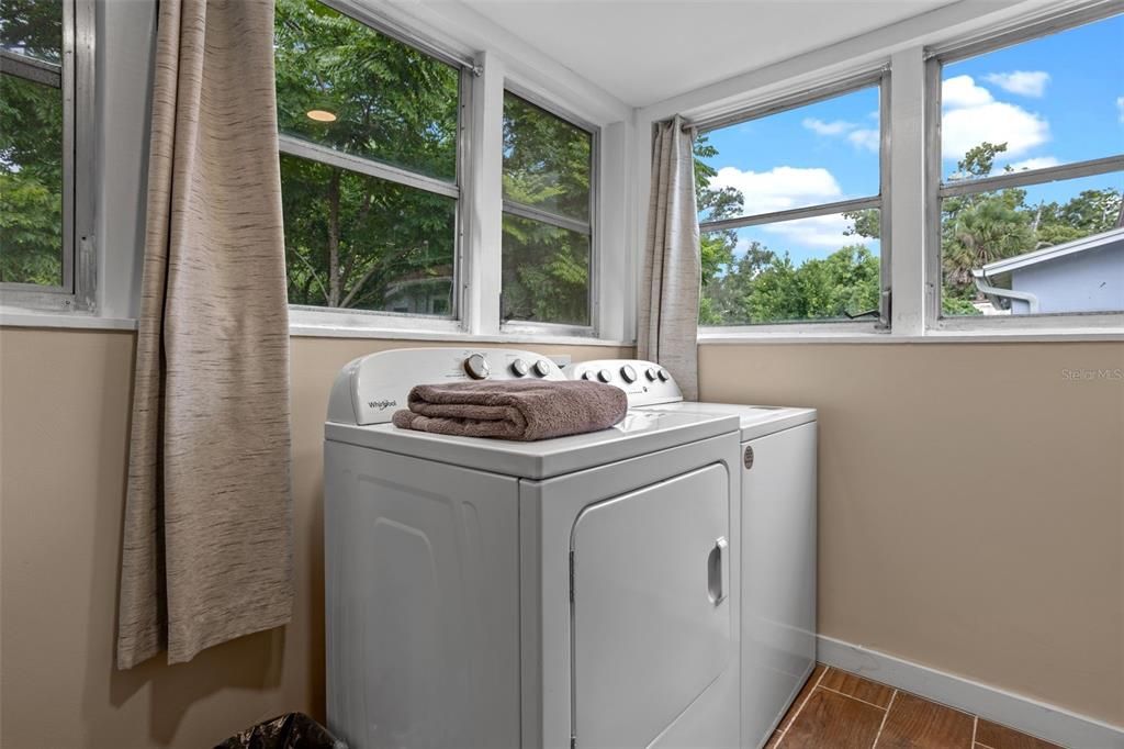 Active With Contract: $539,000 (3 beds, 2 baths, 1923 Square Feet)