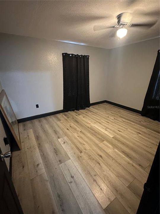 На продажу: $410,000 (4 спален, 2 ванн, 1978 Квадратных фут)