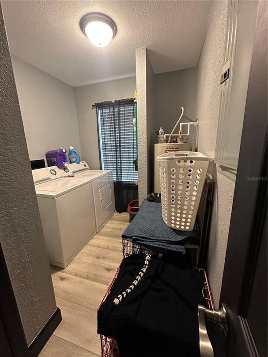 На продажу: $410,000 (4 спален, 2 ванн, 1978 Квадратных фут)