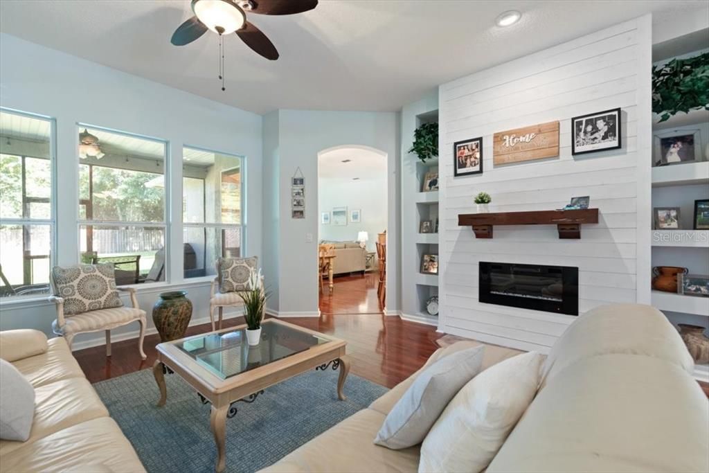 En Venta: $564,800 (5 camas, 4 baños, 3072 Pies cuadrados)