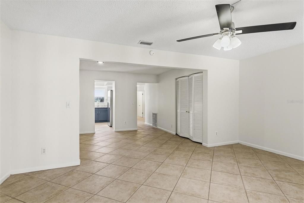 На продажу: $189,000 (2 спален, 2 ванн, 1434 Квадратных фут)