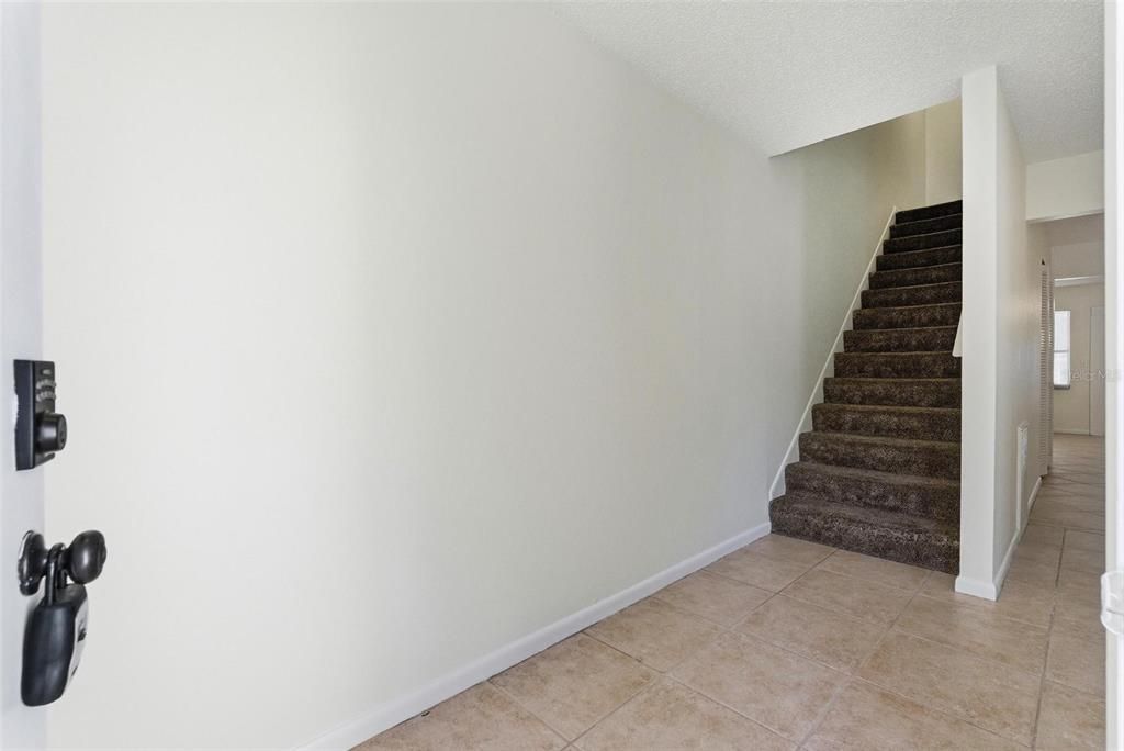 На продажу: $189,000 (2 спален, 2 ванн, 1434 Квадратных фут)