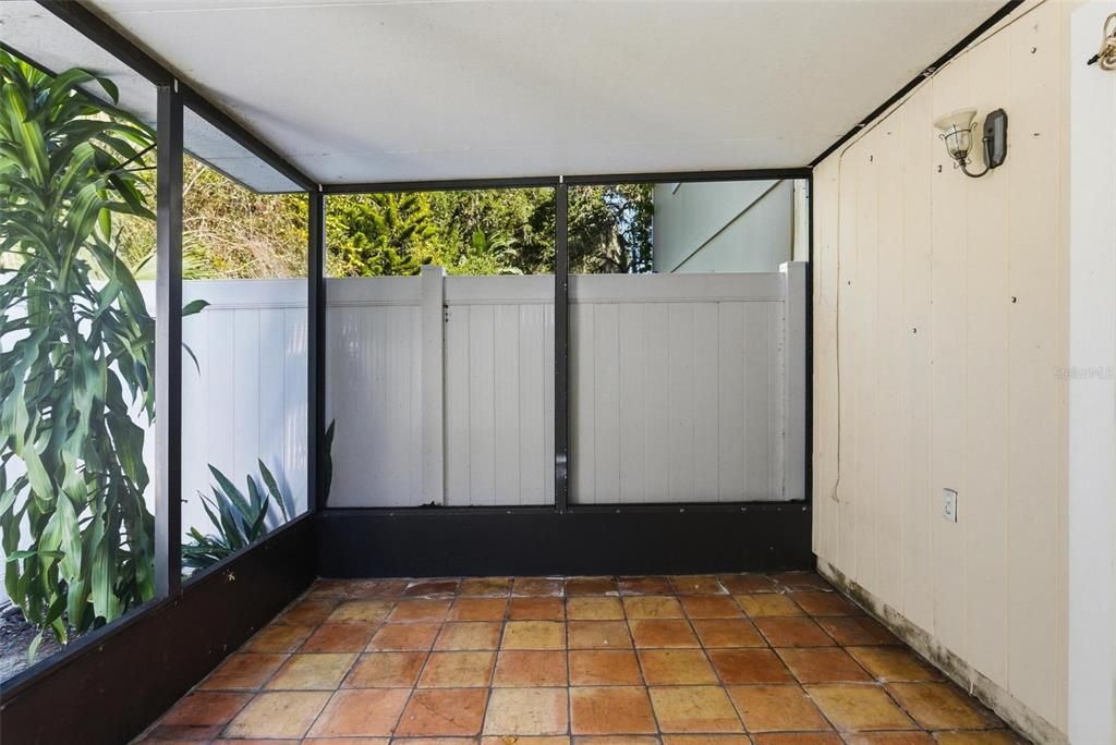 На продажу: $189,000 (2 спален, 2 ванн, 1434 Квадратных фут)