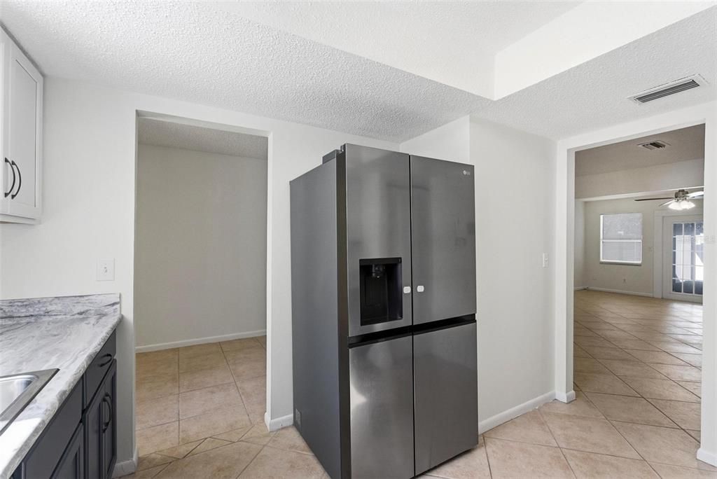 На продажу: $189,000 (2 спален, 2 ванн, 1434 Квадратных фут)